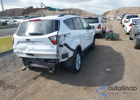 2018 Ford Escape Se z USA, uszkodzony, nr VIN 1FMCU9GD4JUC49843